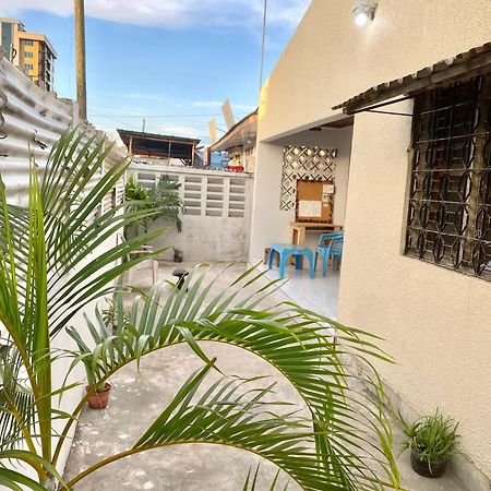 The Nest Haven Hostel Dar es Salaam Exteriör bild